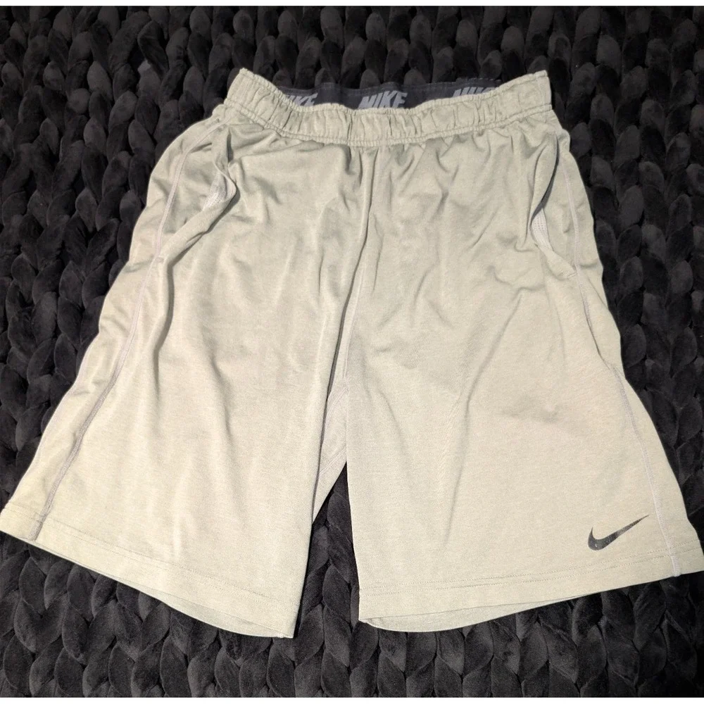 Nike Mens Dri-fit Athletic Basketball Shorts Army Green Size Medium